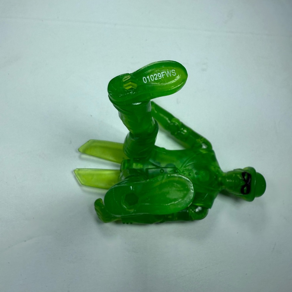 Spin Master DC Comics Batman 4-inch Riddler Action Figure (Rare Chase Variant) - Picture 3 of 4